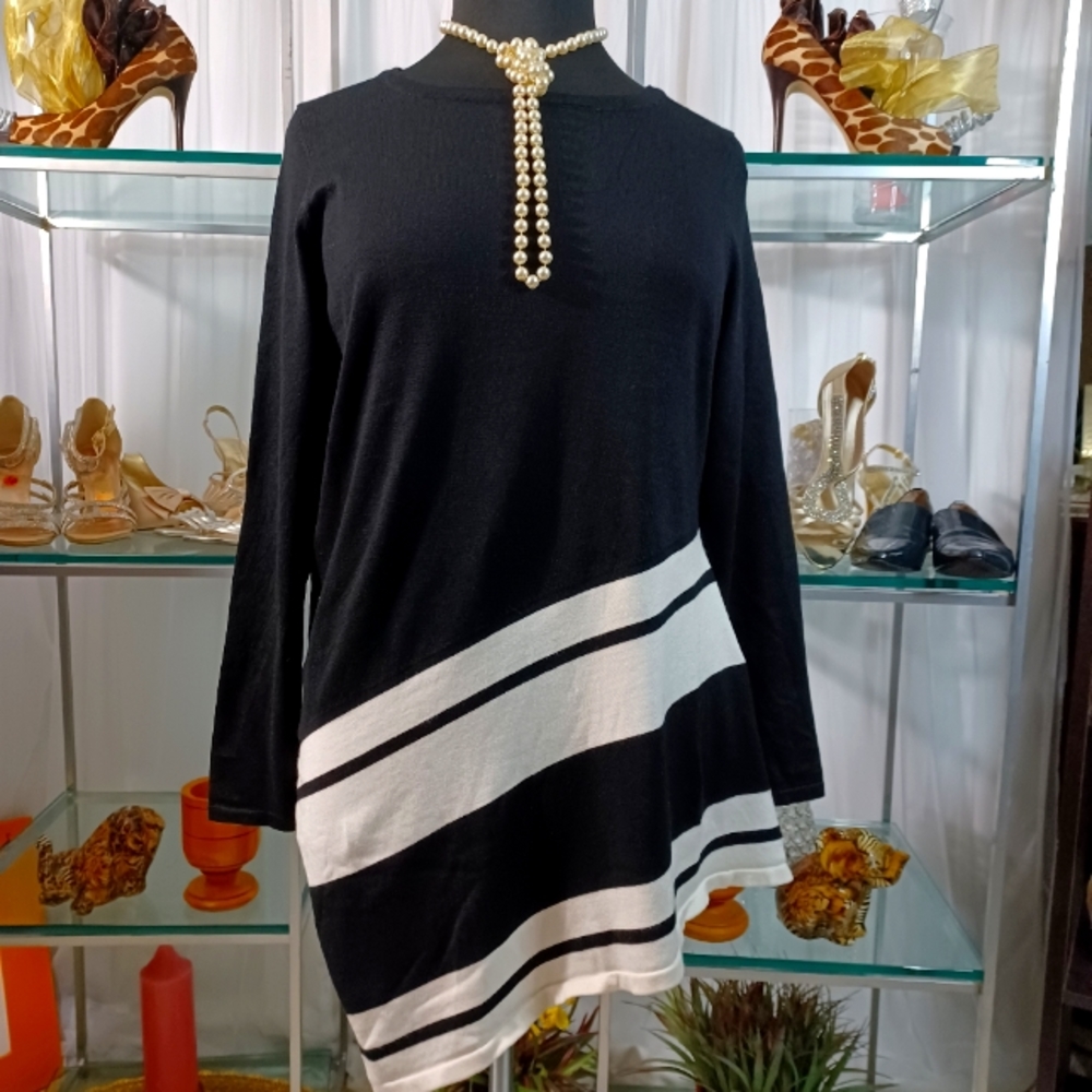New Avenue Pullover Tunic Sweater Size:18 Black and White
